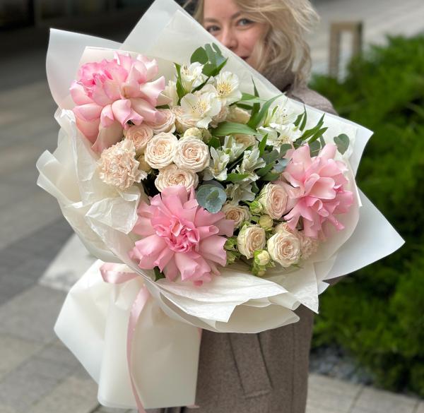 Нежное ассорти с кустовыми розами (С)