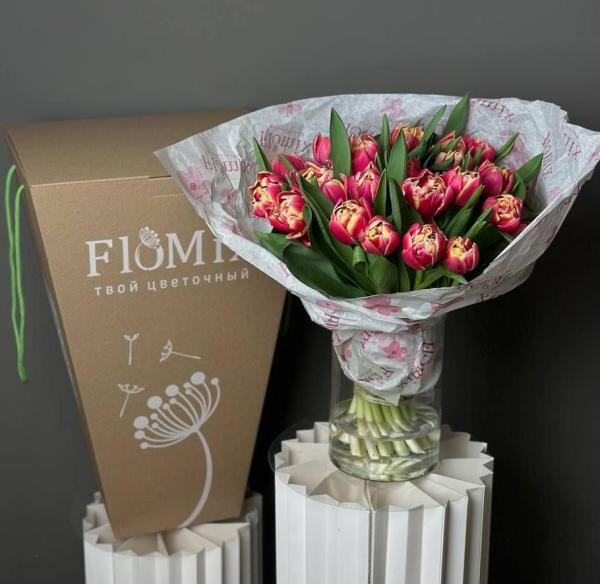 25 пионовидных тюльпанов в вазе 287