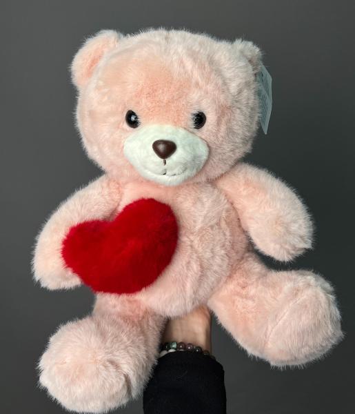 Розовый медвежонок с сердцем