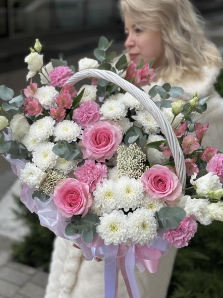 Пышная корзина ассорти 086