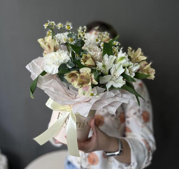 Шляпка ассорти с камиллой