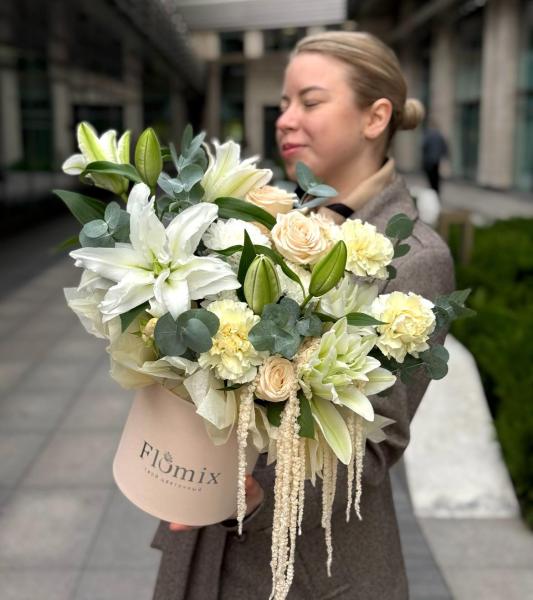 Шляпная композиция с Лилией 139 Шляпная композиция с Лилией 139