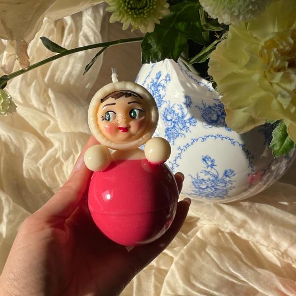 Свеча ручной работы "Неваляшка" красная Свеча ручной работы "Неваляшка" красная