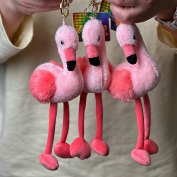 Брелок пушистый фламинго