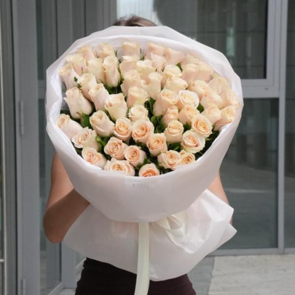  Нежный монобукет из роз 329