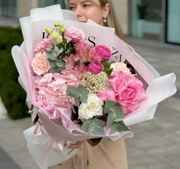 Букет ассорти нежный 069