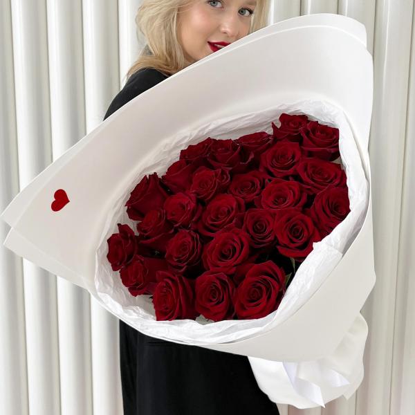 25 импортных роз в белом оформлении 104 25 импортных роз в белом оформлении 104