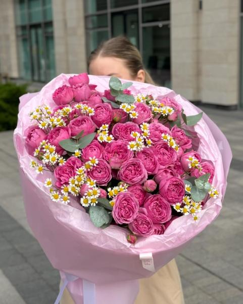 Букет кустовых мистиков и ромашки 049