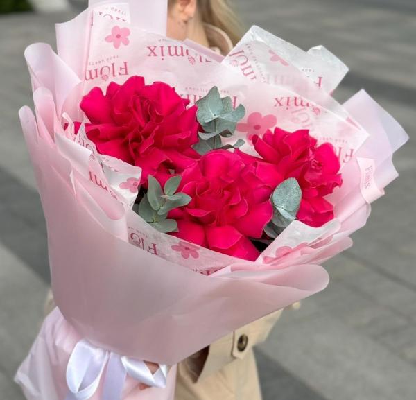 Розы малиновые с эвкалиптом 193