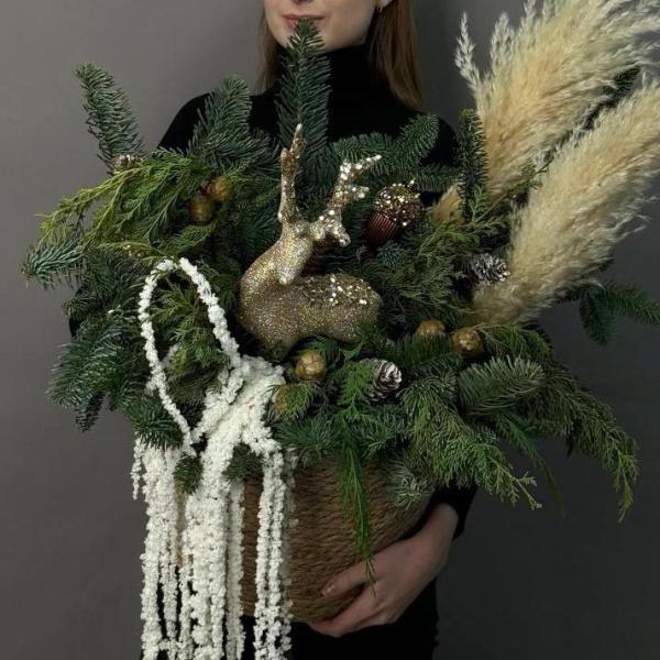 Корзина с оленем на стол 228