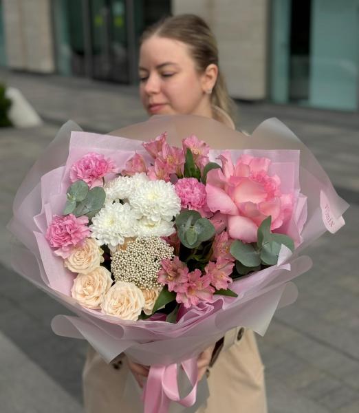 Ассорти с кружевными розами 195