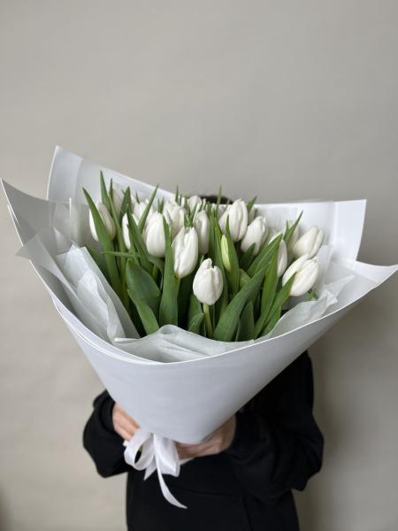 Весенний букет с тюльпанами 237