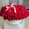 125 кружевных роз в корзине 233