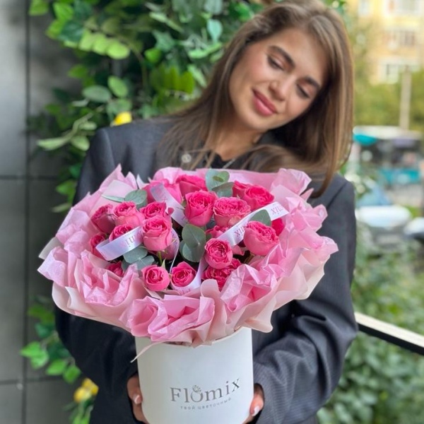 Коробочка с кустовыми розами 