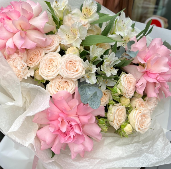 Нежное ассорти с кустовыми розами (С)