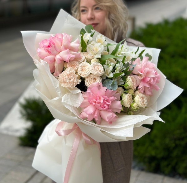 Сборный ассорти букет 073