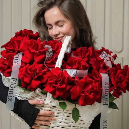 Корзина кружевных роз 063