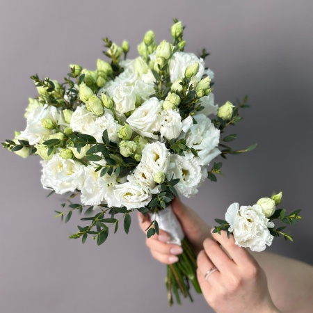 Букет невесты из эустом