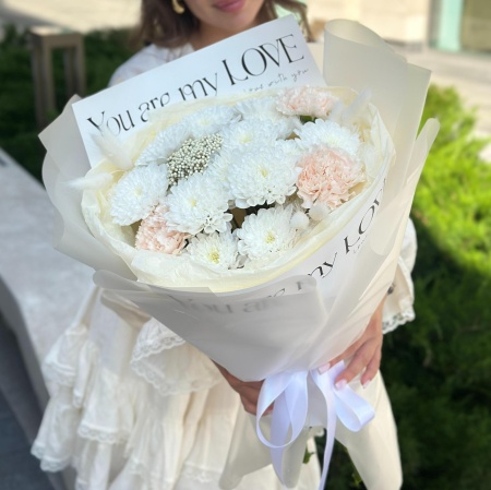 Букет с хризантемами и озотамнусом "Стиль" 024