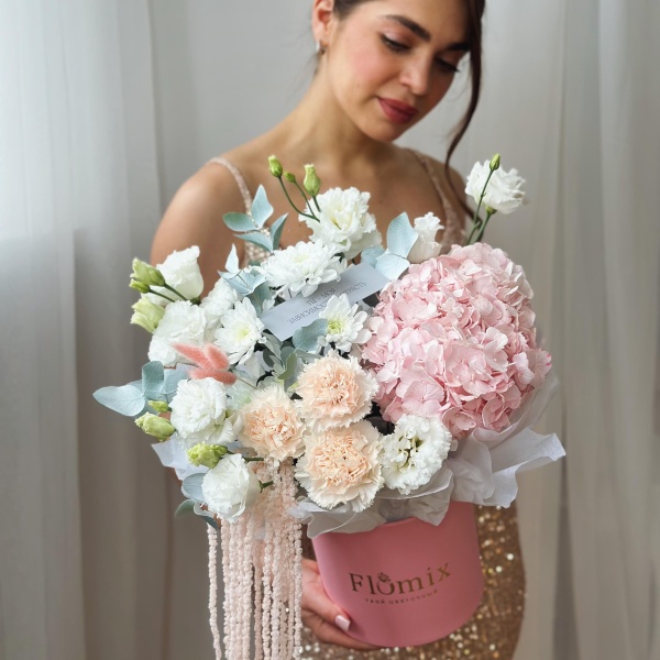 Шляпная композиция в нежных оттенках 245