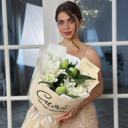 Букет с лилиями 249