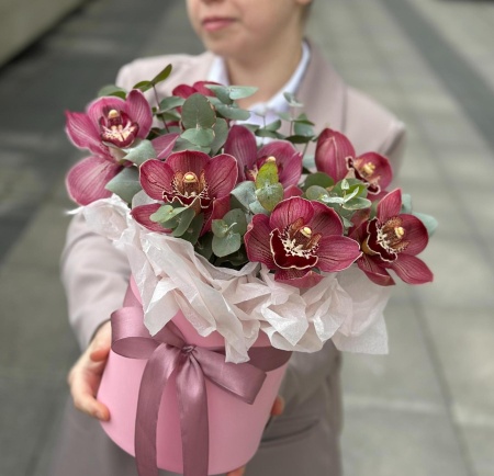 Орхидеи с эвкалиптом в шляпке 183