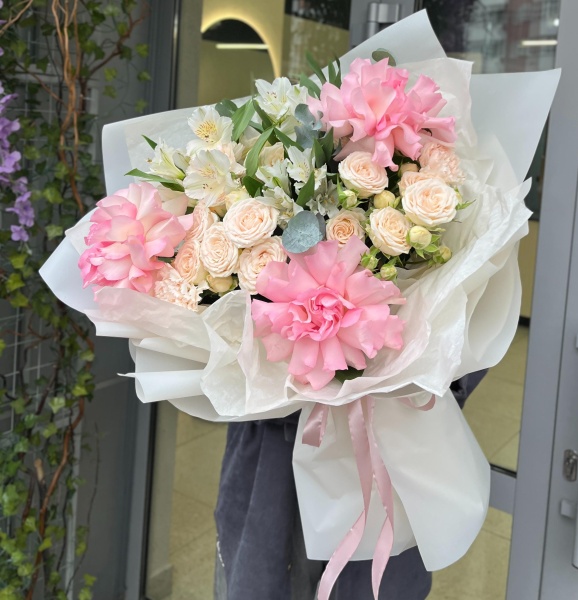 Нежное ассорти с кустовыми розами (С)