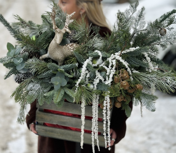 Новогодняя композиция с оленем 241