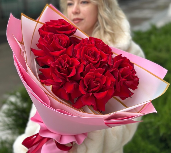 Кружевные розы в розовом оформлении 029	