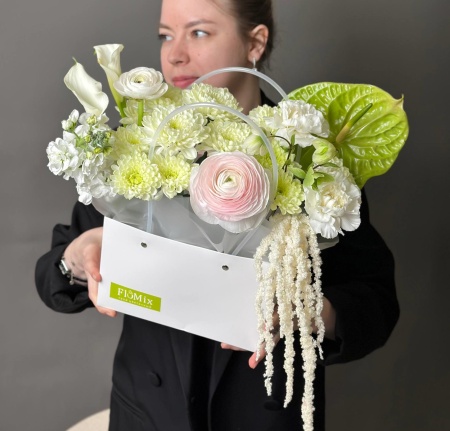 Яркая весенняя сумочка