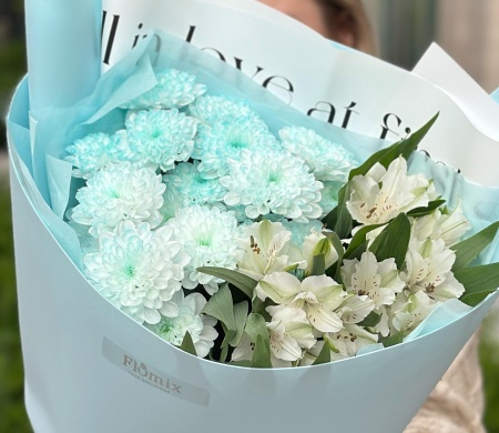 Голубые хризантемы с альстромерией 088