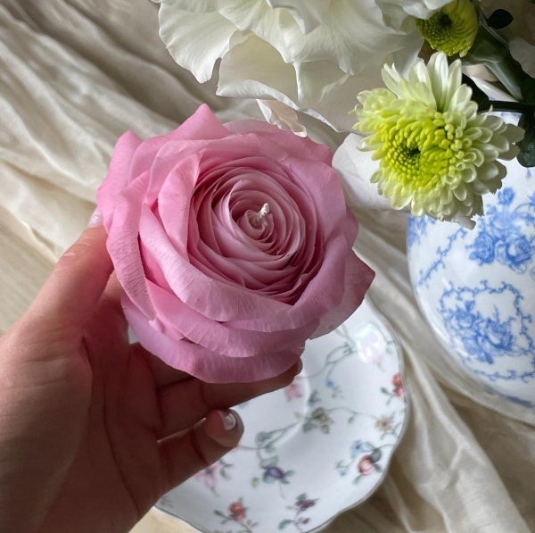 Свеча ручной работы "Розочка"