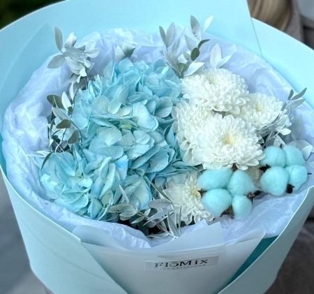 Букет с гортензией и хлопком 211