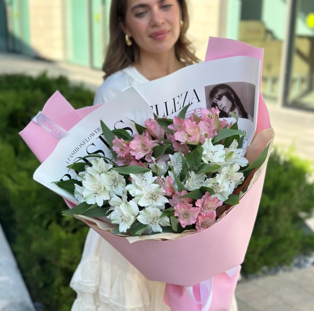 Альстромерии бело-розовые 123